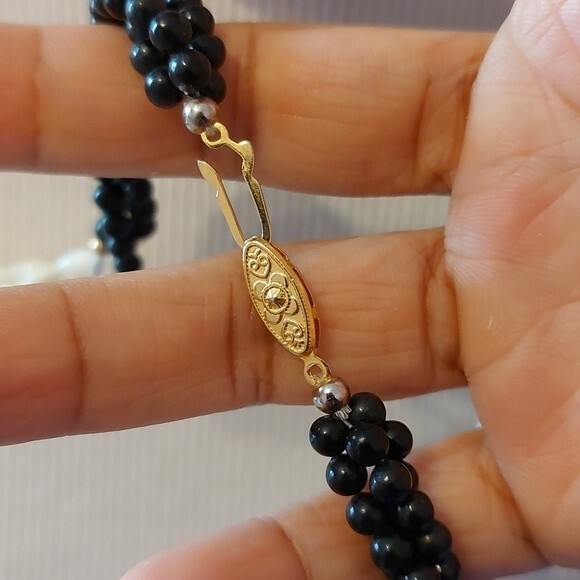 Vintage Lucite MOP Triple Strand Twisted Bead Necklace Fish Hook Box Clasp - Picture 5 of 5